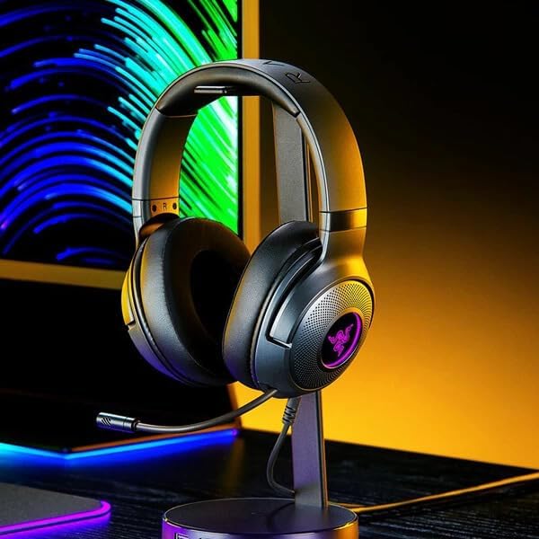 Razer Kraken V3 X USB - Kablolu USB Oyun Kulaklığı (285 g'da ultra hafif, TriForce 40 mm sürücüler, HyperClear Kardioid Mikrofon, 7.1 surround ses, Chroma RGB) Siyah - Görsel 2