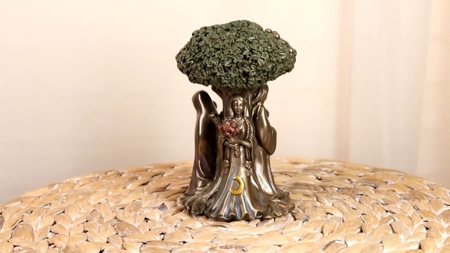Estatua Decorativa Triple Diosa 5.5 pulgadas miniatura 7