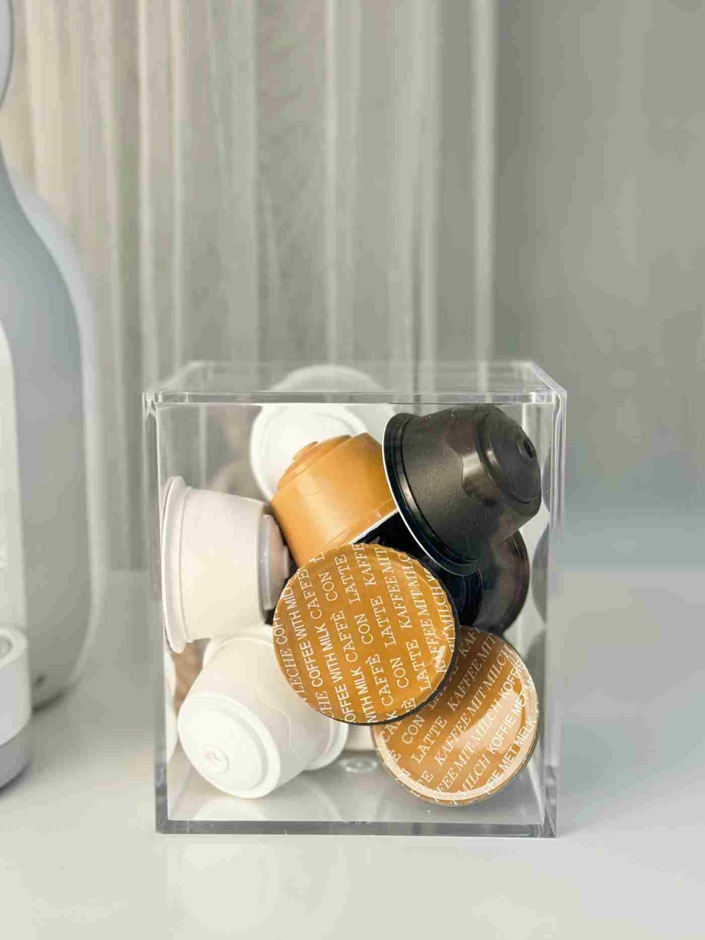 DAMDAM GO Portacapsulas Metacrilato Para Capsulas Nespresso o Dolcegusto, Dispensador Capsulas Acrilico, Capacidad Para 13 Cápsulas Dolce Gusto o 40 Cápsulas Nespresso