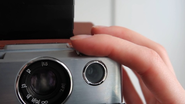 Polaroid Originals 4695 SX-70 Camera, Silver, Brown: Amazon.co.uk