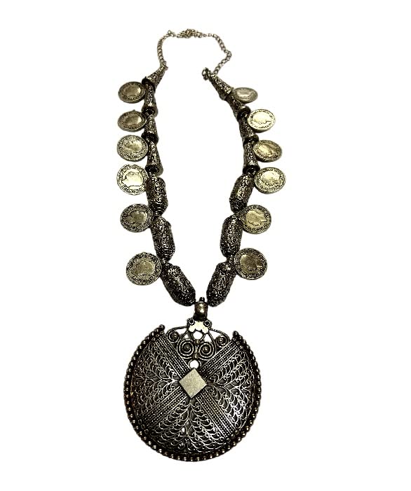 Nishi neckpiece