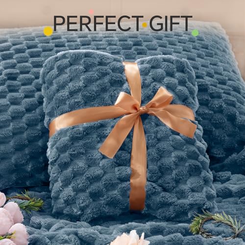 Image of BEDELITE Fluffy Queen Comforter Set - Blue Fog Fleece Soft Comforter for Queen Size Bed, Luxury Warm Bedding Set for Winter, Fuzzy Bed Set 3 Pieces (1 Comforter, 2 Pillowcases)