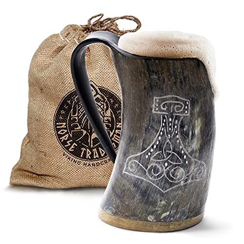 Norse Tradesman Echter Wikinger-Trinkhornkrug - 500 ml Premium-Wikinger-Bierkrug mit superverstärktem Hartholzboden und Thorshammer-Gravur | "The Mjolnir", unpoliert, groß Cover