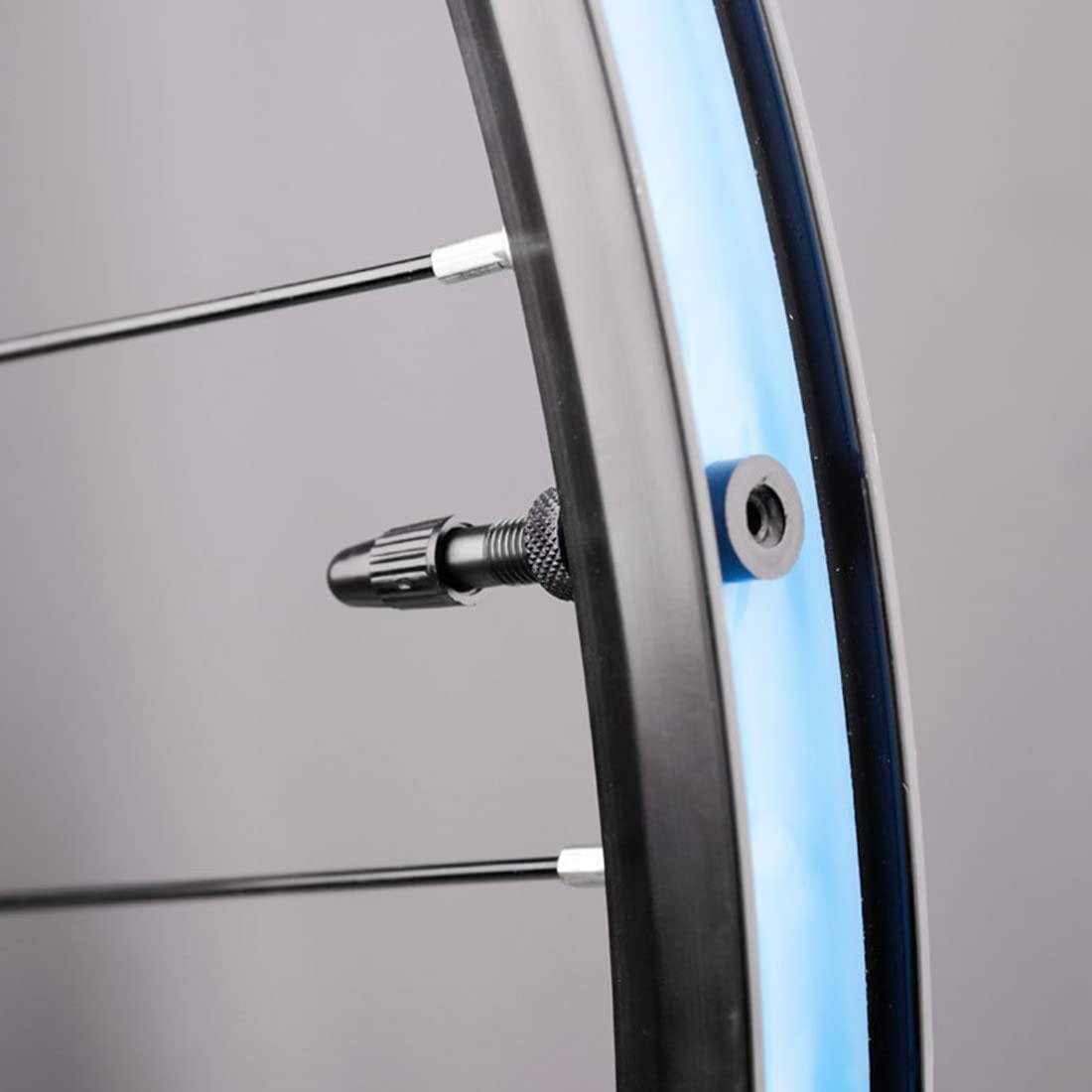 2 valvole senza camera d’aria per valvola Presta per bicicletta, universali, in rame, con coprivalvola e strumento di rimozione del nucleo della valvola, per pneumatici da strada MTB