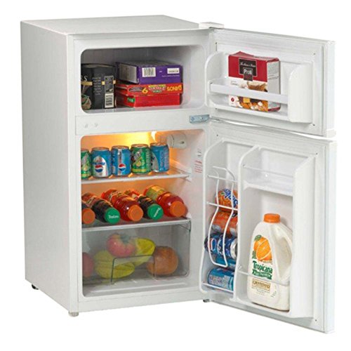 AVANTI RA3106WT 2-Door Refrigerator 3.1CF 2.2CF Fridge .9CF Freezer WE