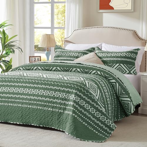 LEAONME 3 Pieces Full Queen Size Olive Green Quilt Set with Checkered Pattern Lightweight Oversized Bedspread 90''x98'' Soft Coverlet Warm Bed Cover for All Seasons (1 Quilt, 2 Pillow Shams)