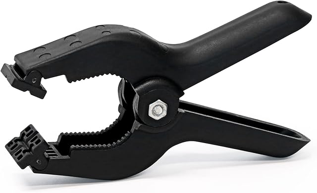 SumDirect Plastic Nylon Spring Clamps - 16 Pack Large Heavy Duty Muslin Backdrop Market Stall Clips for Photography Background, Woodwork, Artwork, Studio and Crafts (4.5 Inch, Black)