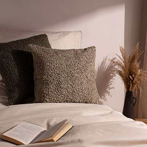 Coussin bouclé scandinave taupe 55x55 cm Yard en polyester Cabu - 6