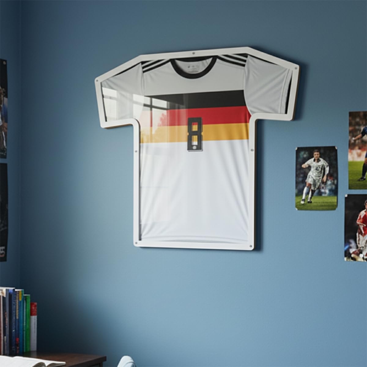 Trikotrahmen in T-Form, Kinder (XS - S), Weiß, für T-Shirts, Fußballtrikots, Sporttrikots, bruchsicheres ultraklares Acrylglas, robuster 3D Bilderrahmen inkl. Halterung und Montagematerial