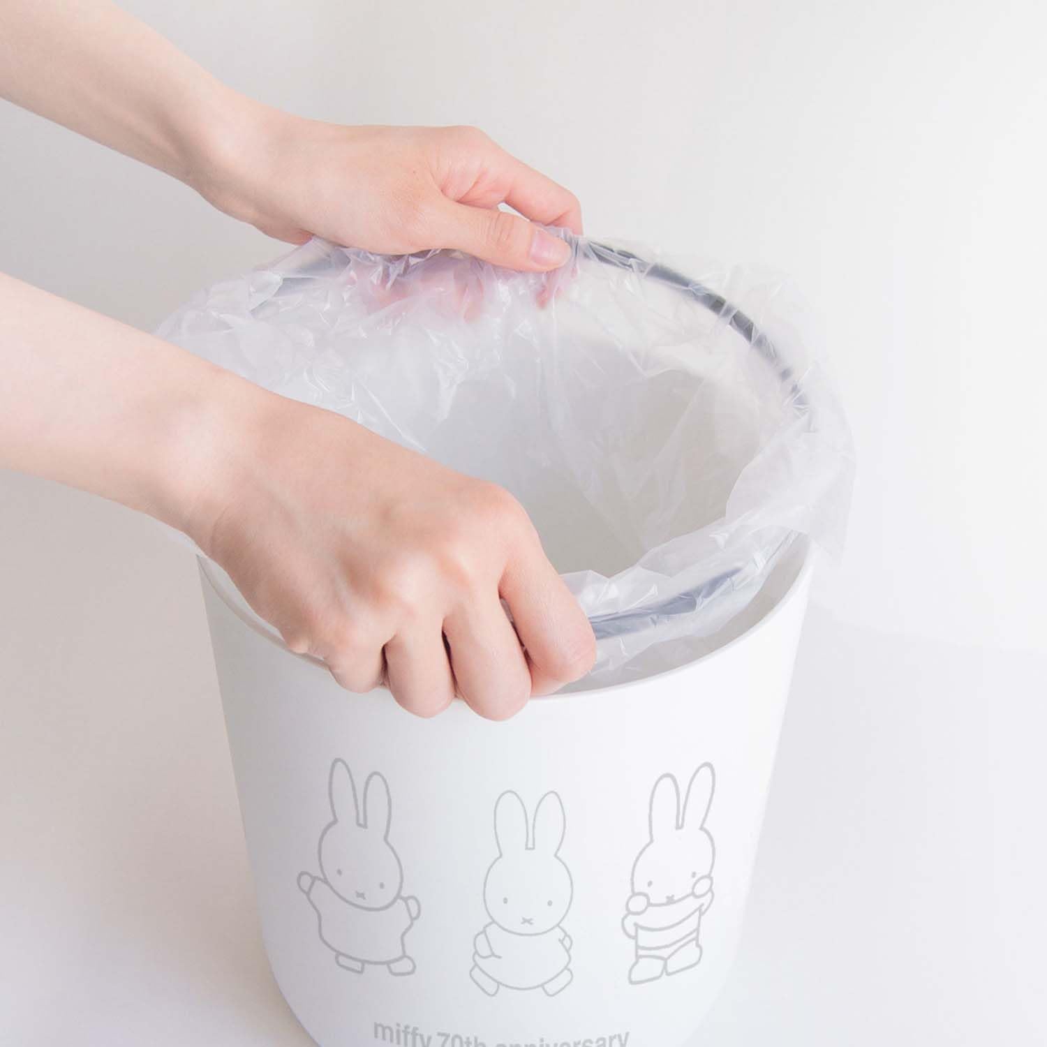 Amazon｜オカトー miffy ミッフィー 【70周年限定デザイン】 ゴミ箱