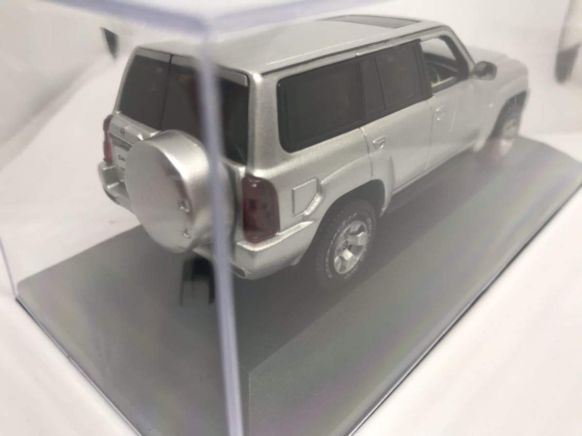 Amazon.co.jp: [Kyosho J Cole] 1/43 Nissan SAFARI Safari Silver