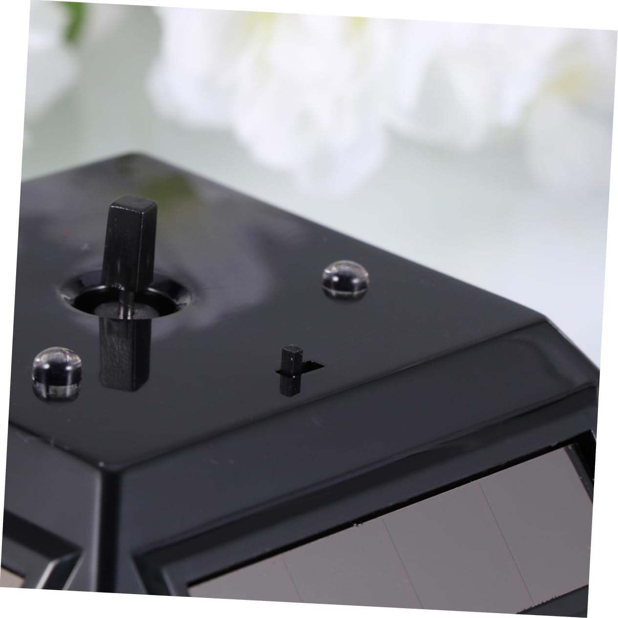 PRETYZOOM Solar-powered Rotating Display Stand for Jewelry Watch Phone Rotating Platform Display Holder Light