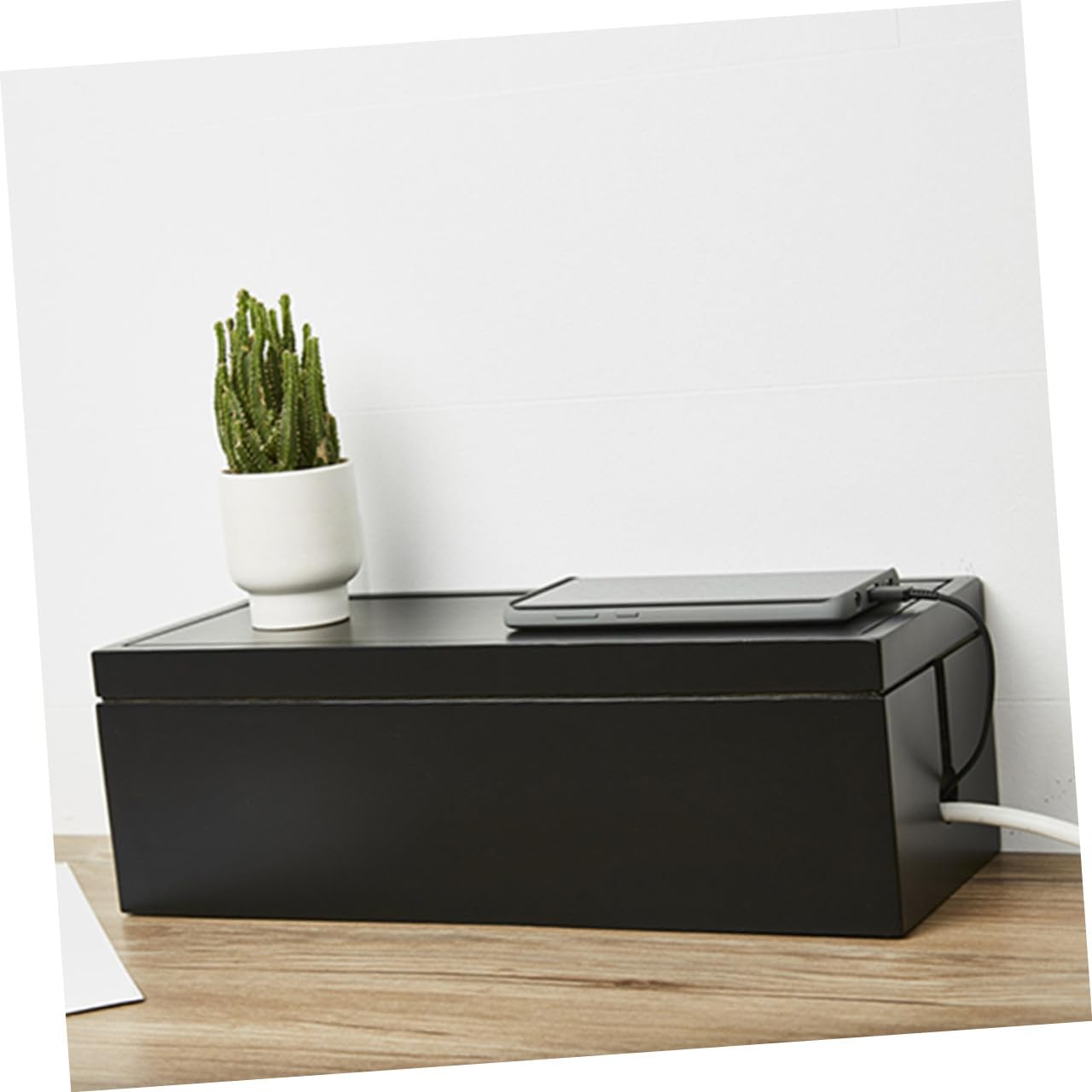 Boîte de Rangement pour Câbles Électrique Noire en Plastique et Design Fendu pour Gestion de Câbles la Maison et Rangement Multiprise