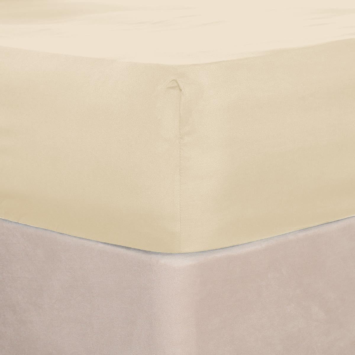 Brentfords Bedding Fitted Bed Sheets Double, Easy Care Soft Microfibre Fabric Deep Pocket 25cm Double Bed Sheet Shrinkage and Fade Resistant Bottom Sheet, Ivory - 135 x 190cm