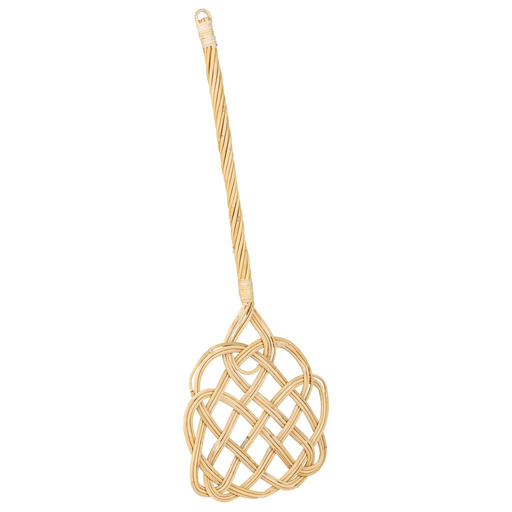 Tapette de rotin marron artisanale pour entretien textile