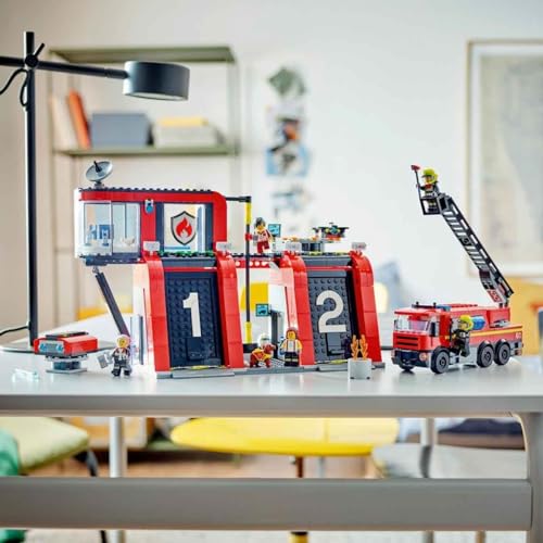 LEGO City Caserma dei Pompieri e Autopompa, Stazione con Camion Giocattolo d'Emergenza, 6 Minifigure, Cane e Accessori, Gioco d'Azione dei Vigili del Fuoco per Bambini e Bambine da 6 Anni in su 60414 - Immagine 1