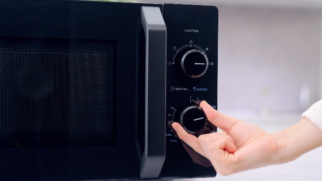 Microonde Toshiba MW2-MM20P(BK) 20L - 800W, 5 Livelli Potenza, Scongelamento, Luce LED, Nero Elegante! - Foto 13