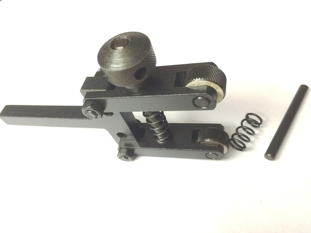 Assorts Spring Loaded Clamp Type Knurling Tool 2" Capacity for Lathes with 4 Spare Knurls – Adjustable Knurling Holder for Metal Turning, 3/8" Shank