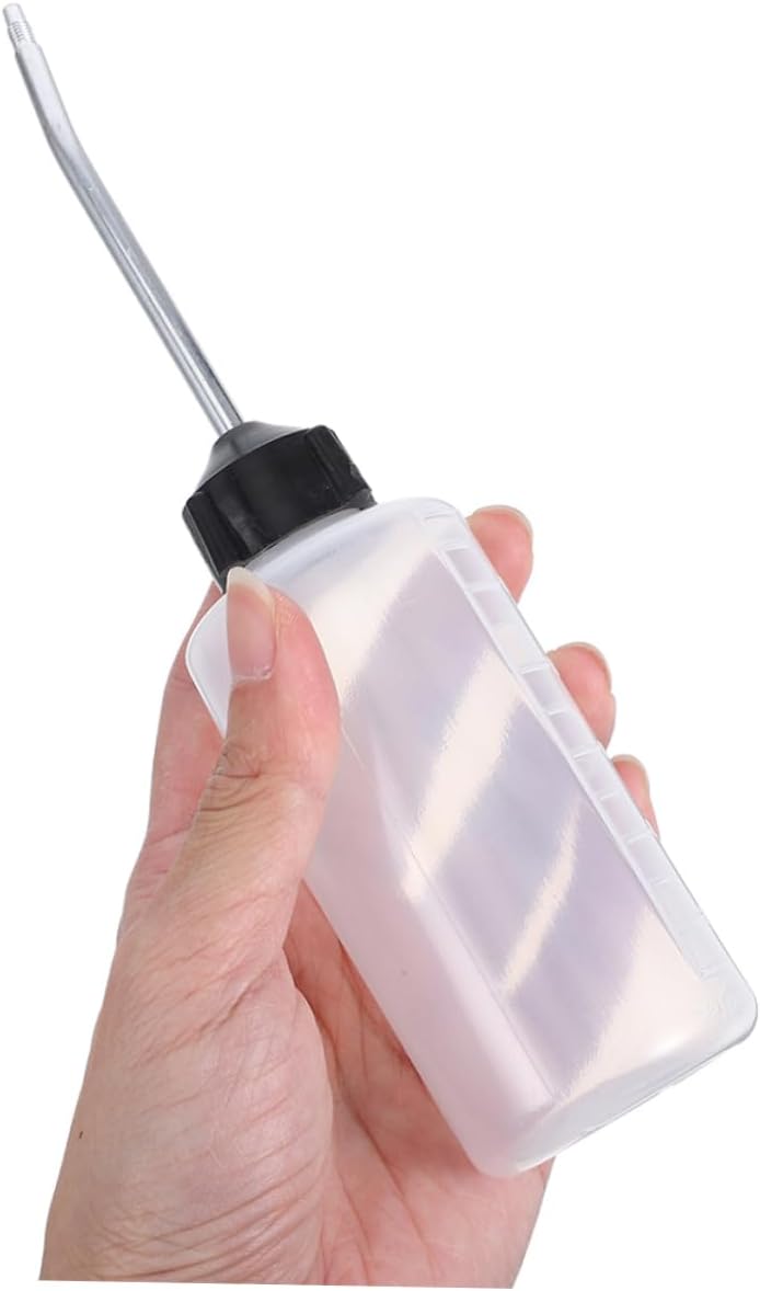2pcs Sewing Machine Oil Dispenser Bottles Spout Cap Durable Oiler Squeeze Bottles for Engine Oil Crafting Tools and Embroidery Accessories