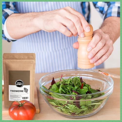 Spicy Welt Pinienkerne Ganz (250g) – Baby Pinienkerne | Ungesalzen & Unbehandelt | für Pesto & Toppings | Pasta, Salate & Bowls | Buttrig, Nussig & Zart im Biss | 100% Naturrein, Ohne Zusätze