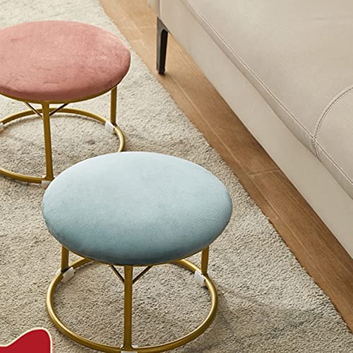 Petits bancs ménagers bleus pour un salon moderne et ordonné