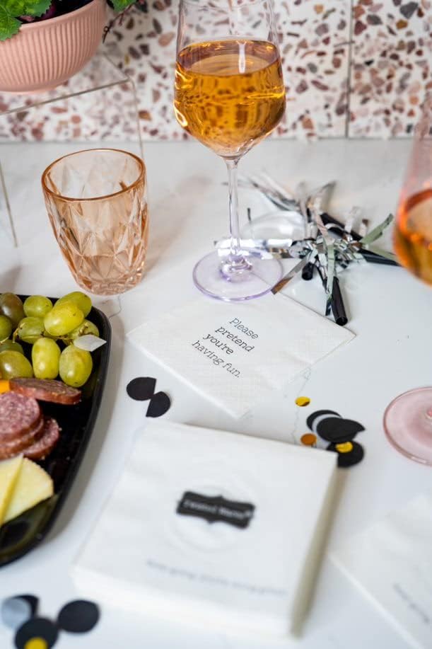 Miniatura 5 de Divertidas servilletas de cóctel con texto en inglés Please finge you're having fun Paquete de 20 Divertidas servilletas de papel desechables para