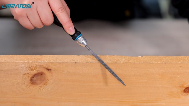 Lime Plate à Main Manche Bois Sur Carte