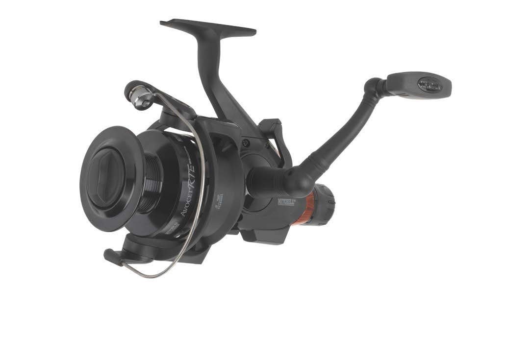 Moulinet Mitchell Avocet Black Edition – Taille 5500/6500, Pré-enroulé, Frein 8 Kg, Roulements 2+1