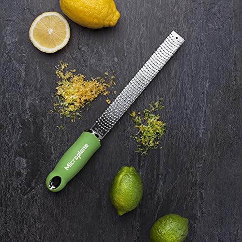 Microplane Zester Grater in Green for Citrus Fruits, Hard Cheese, Ginger, Chocolate and Nutmeg with Fine Stainless Steel Blade - Made in USA