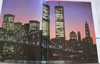 Paperback NEW YORK City Illustrated, Deluxe Souvenir Book (Centerfold featuring Manhattan Skyline and Brooklyn Bridge) Book