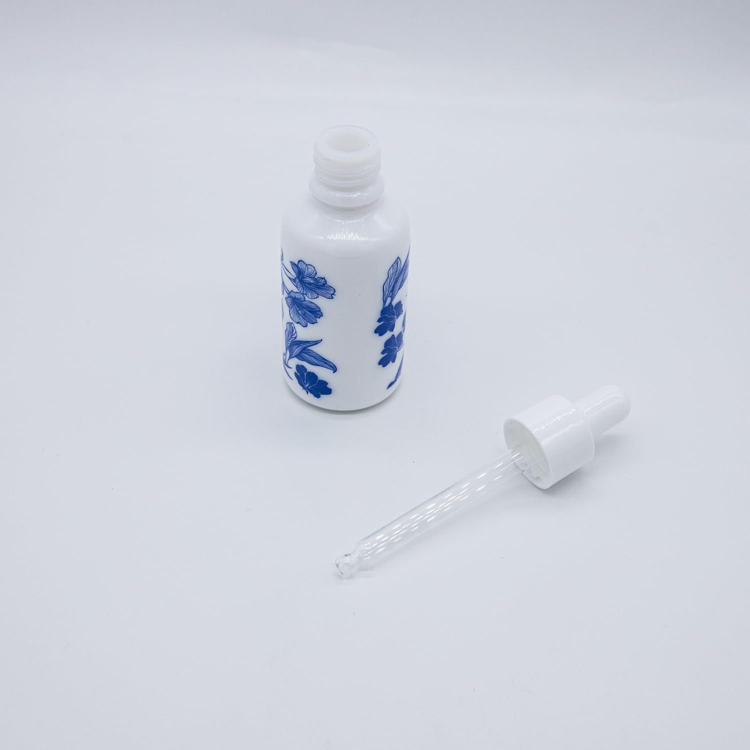 5pcs Glass Dropper Bottles with 2 Funnels - 0.5oz/15ml Travel Refillable Perfume Liquid Bottles for Essential Oils, Tinctures, Beauty - Leakproof Eye Droppers, Portable DIY Sample Containers