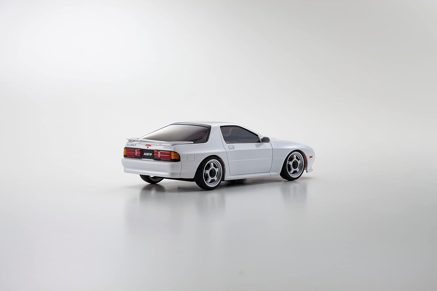 Kyosho 32634W Minute AWD Mazda Savannah RX-7 FC3S White