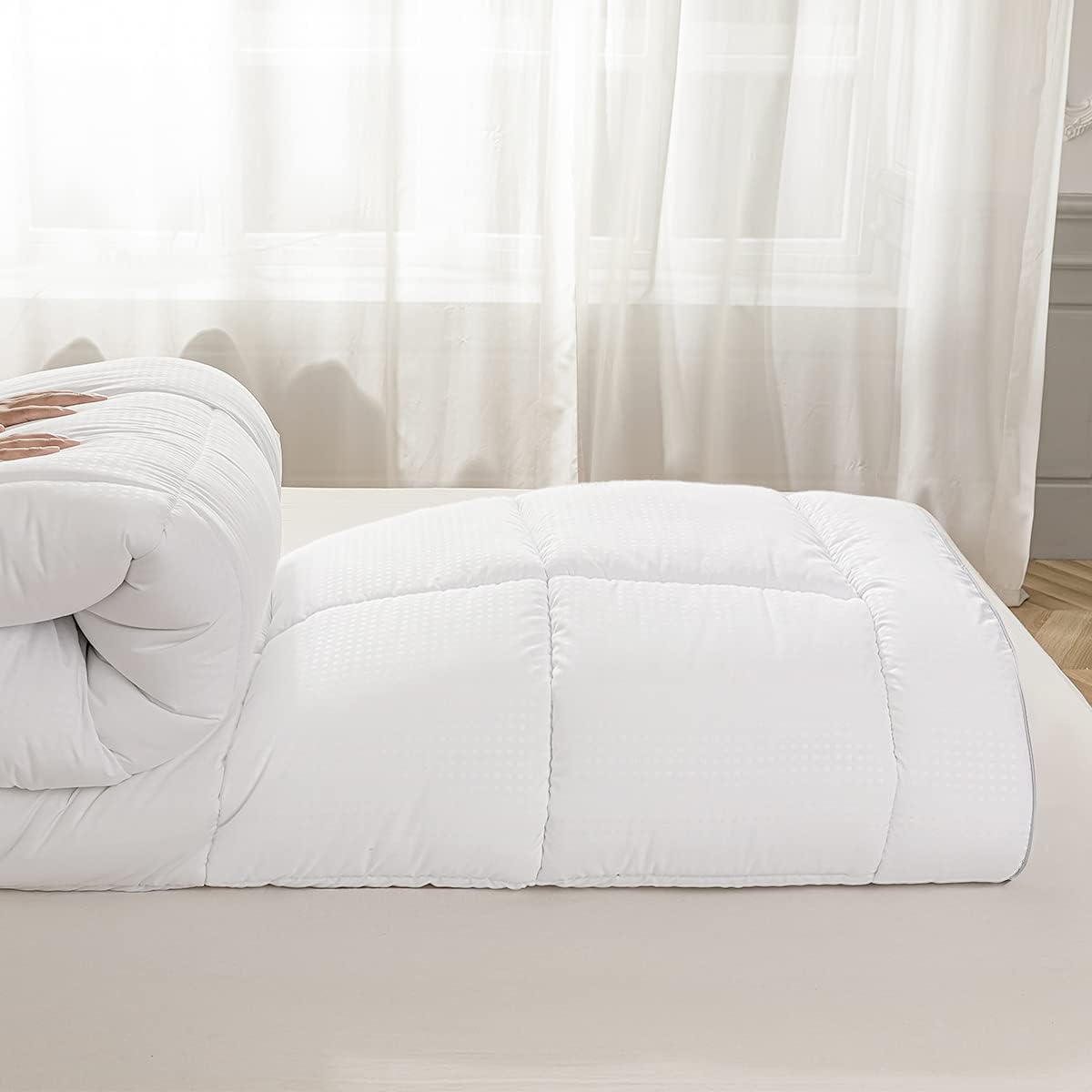 Extra Thick Mattress Topper Full Size Mattress Pads Cover, Quilted Fitted Pillow Top with 700GSM Down Alternative Fill 18 Inch Deep Pocket, White Fluffy Bed Topper and Matress Protecter