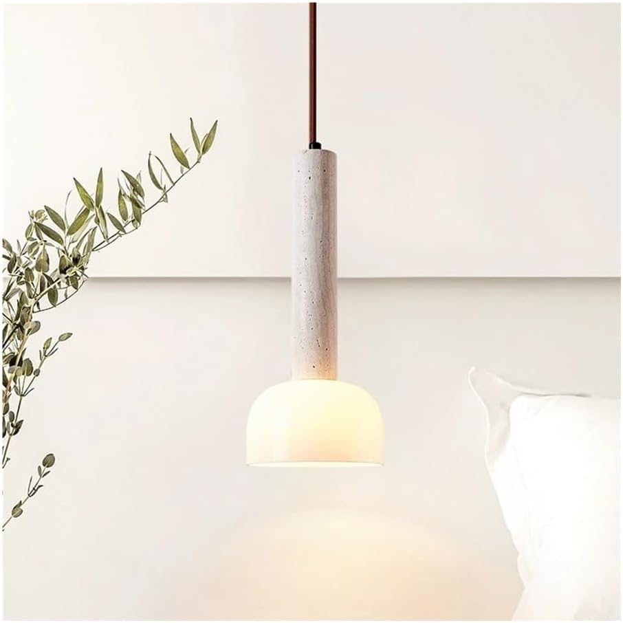 Lampe suspendue E27 à côté du canapé style crème pour une ambiance de salon cocooning