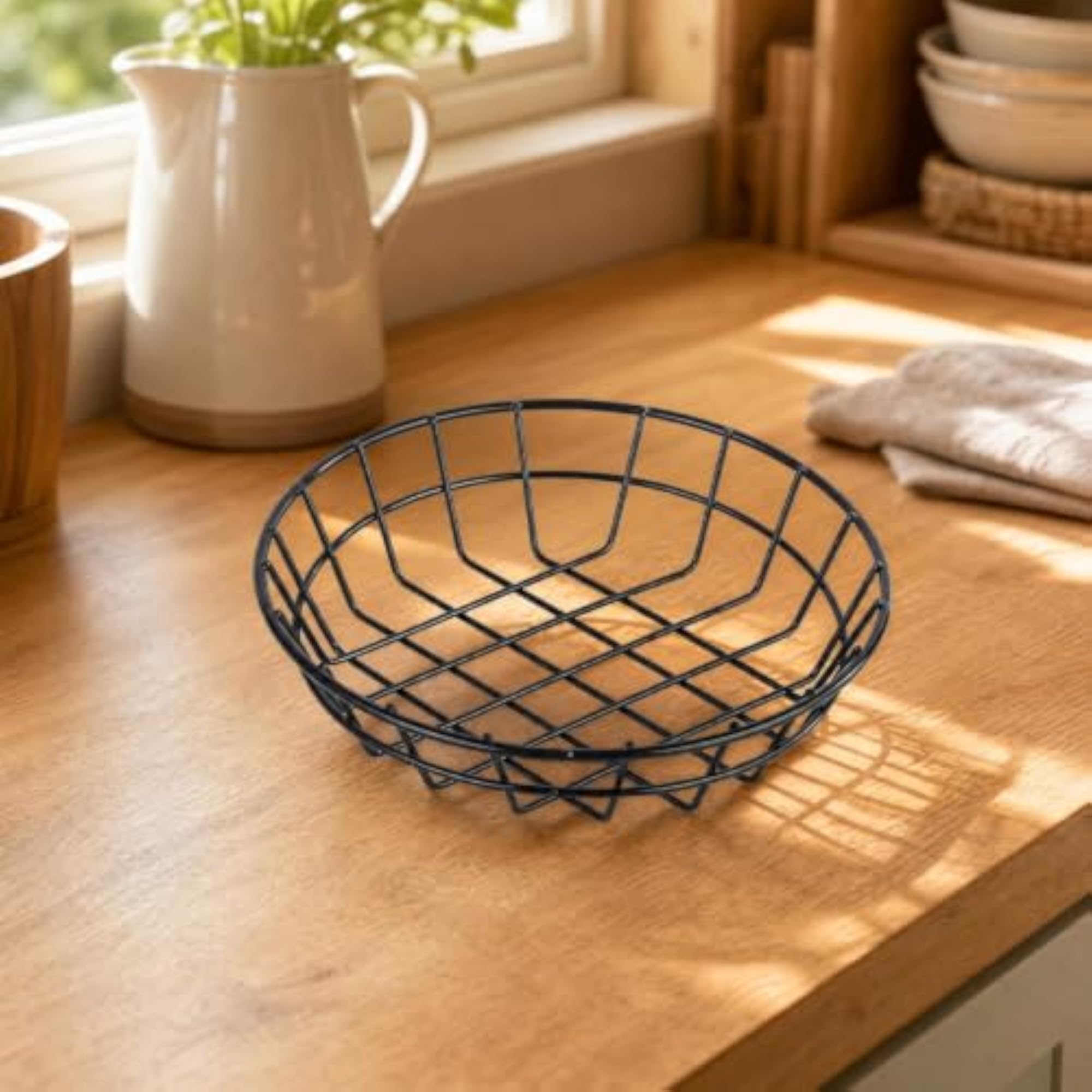 Liner Compatible Metal Wire Serving Basket, Versatile for Snacks