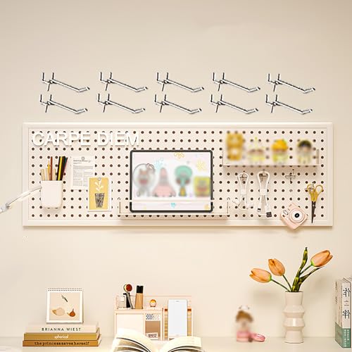 Panneau perforé en métal pour optimiser le rangement mural