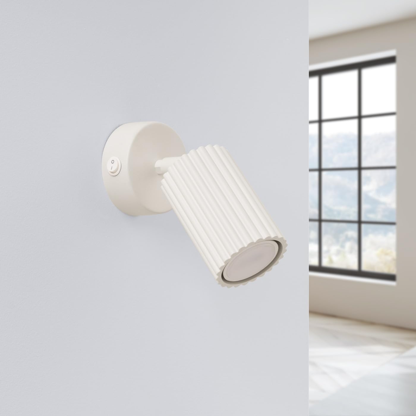 SOLLUX lighting Applique Murale - Lampe Murale Intérieure - en Aluminium - 1 Abat-jour avec Interrupteur - 8 x 16 x 16 cm - Karbon Beige