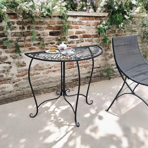 Table de fleurs compacte en métal pour optimiser les petits balcons
