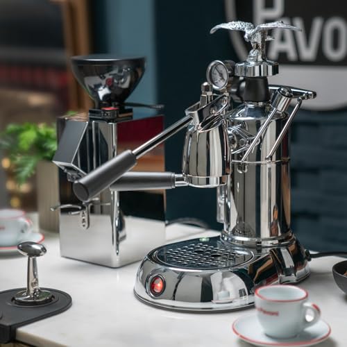 La Pavoni Milano, LPLMLN01EU Hebel-Espresso-Kaffeemaschine, Boilerheizung mit Manometer, 1,6-l-Wassertank, 2 52-mm-Filterhalter und 1/2-Tassen-/Wettkampffilter, 950 W, Verchromtes Messing – Bild 7
