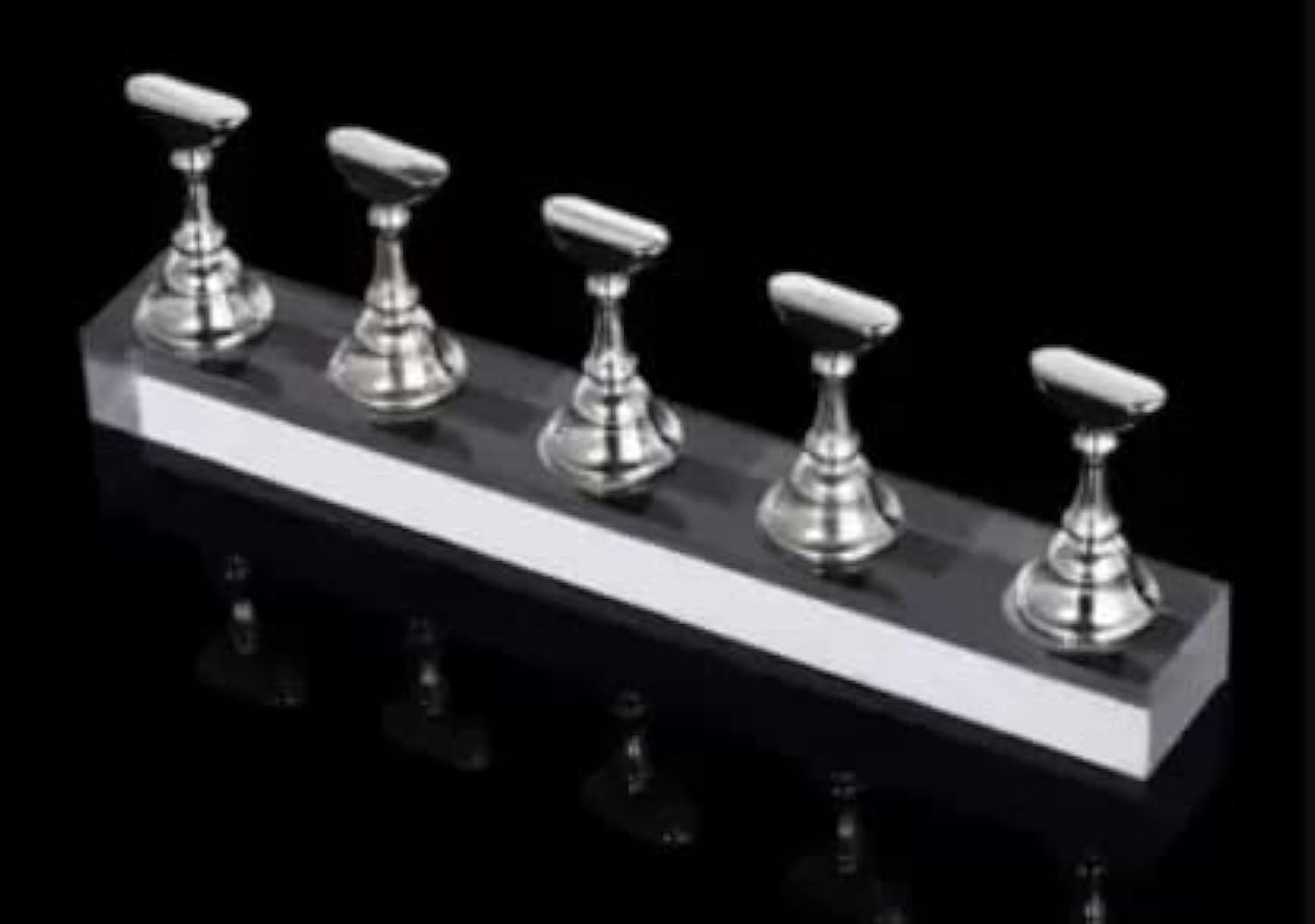 Acrylic Nail Art Display Stand - 1 Set Magnetic Nail Tips Practice Holder for False Nail Tip Manicure Tool DIY (Silver)-image-4