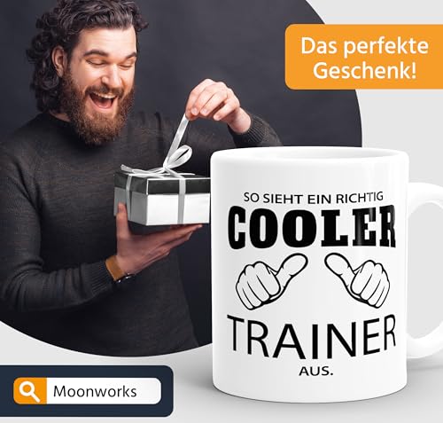 MoonWorks So sieht ein richtig ein richtig cooler (style_variation) aus Tasse Berufe Weiss unisize