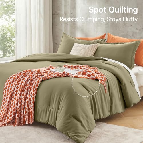 Image of MUXHOMO Full Comforter Set, All Season Ultra Soft Down Alternative Bedding - 3 Piece Lightweight Bed Set Includes 1 Comforter (82 inchx86 inch) and 2 Pillow Shams (20 inchx26 inch), Olive Green