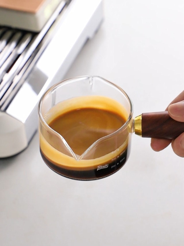 Vaso medidor espresso con mango de madera 120 ml miniatura 7