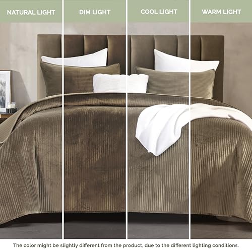 Elegant Comfort Luxury 3-Piece Velvet Corduroy Stripe Quilt Set, Ultra Soft Bedspread - Cozy Velvet Coverlet Set - 3PC Medium Weight Quilted Set with Matching Pillow Shams, Full, Khaki