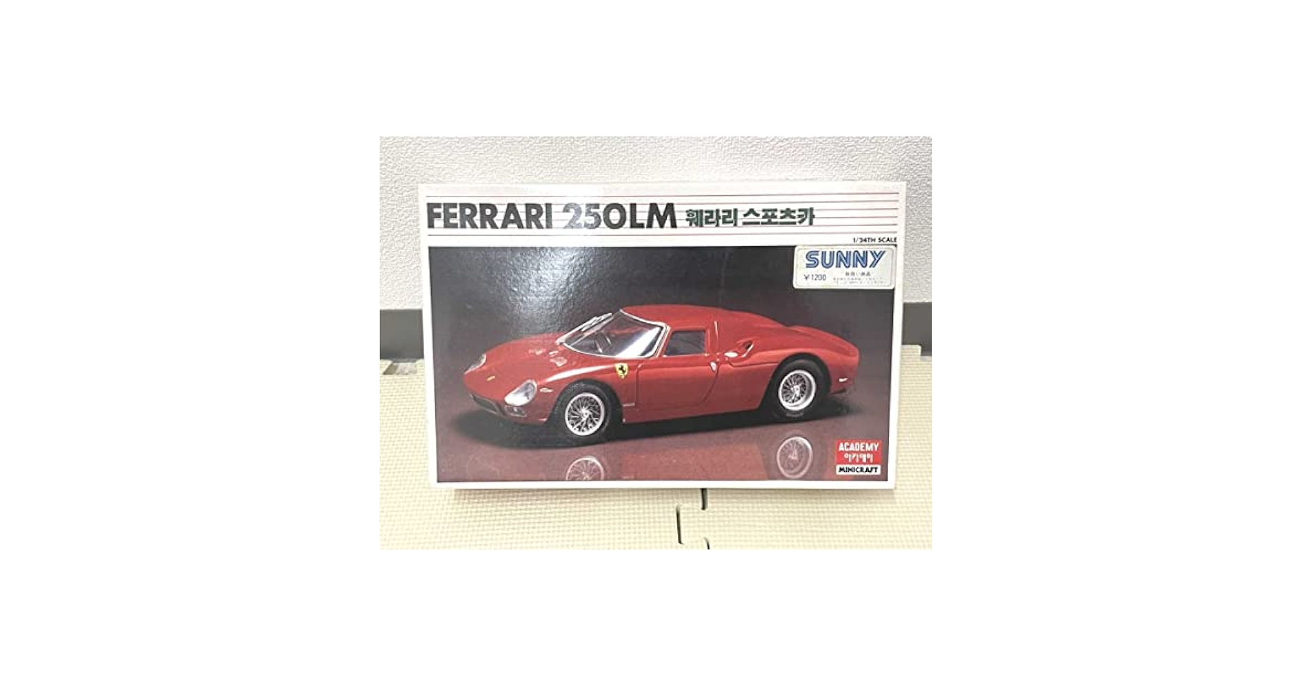 アカデミー フェラーリ250LM 1/24未組立プラモデル アカデミー フェラーリ250LM 1/24未組立プラモデル - メルカリ