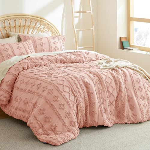 Bedsure Tufted Boho Comforter Set Queen Size - Pink Boho Bed Set, GentleSoft™ 3 Pieces Farmhouse Shabby Chic Embroidery Bedding, Gifts for Woman, Soft Jacquard Queen Comforter for All Seasons