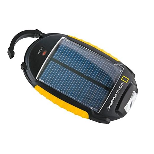 National Geographic laddare Solar 4-i-1 med olika ljuslägen, integrerad solpanel, USB-strömadapter och olika kontakter för laddning av mobila enheter