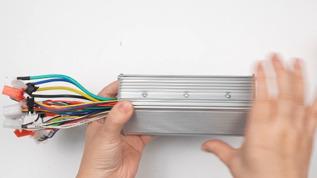 48 V 60 V 64 V 1500 W bürstenloser Controller / E-Bike-Controller 48 V 60 V 64 V 1500 W bürstenloser Controller / E-Bike-Controller