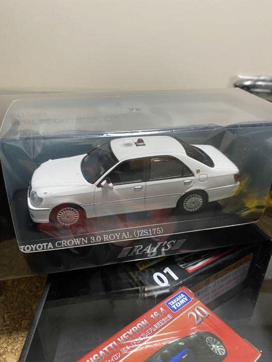 希少　レイズ　1/43 クラウン　覆面パトカー RAI'S 1/43 トヨタ クラウン (JZS155Z) 2000 神奈川県警察交通部