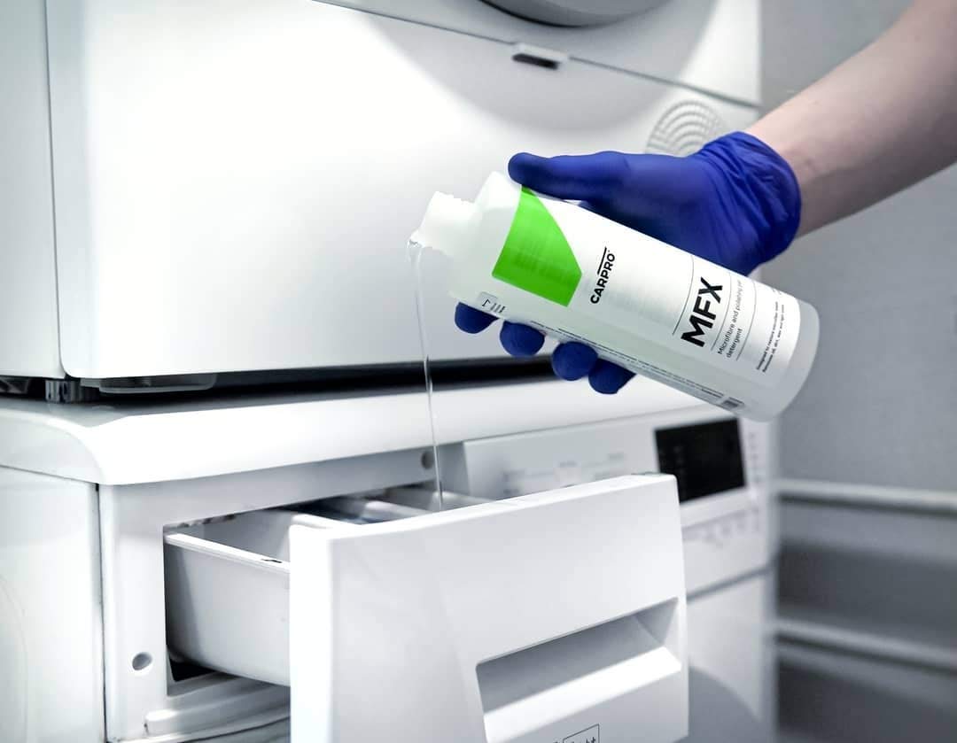 CarPro MFX Mikrofaserwaschmittel Spezialwaschmittel Waschmittel macht Tücher wieder saugstark und weich Größe 4L